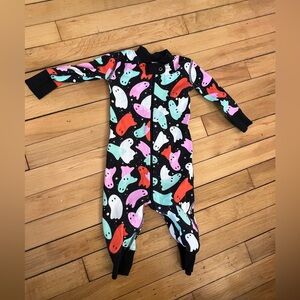 Hanna Andersson baby Halloween colorful ghost print one piece sleeper